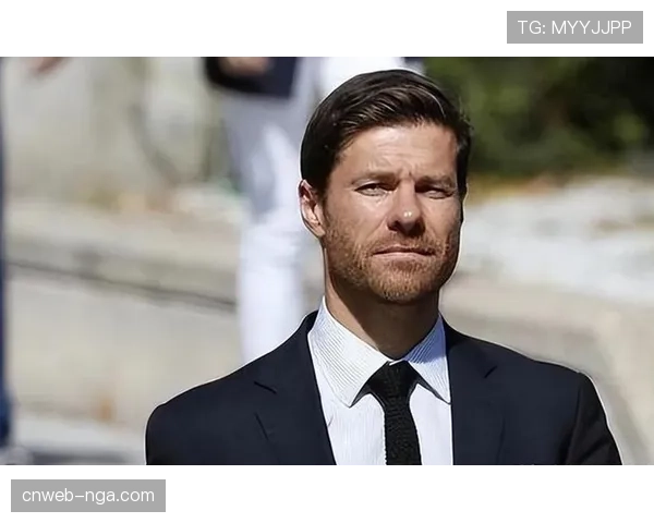 独家专访勒沃库森主帅阿隆索：谈三线作战的轮换哲学